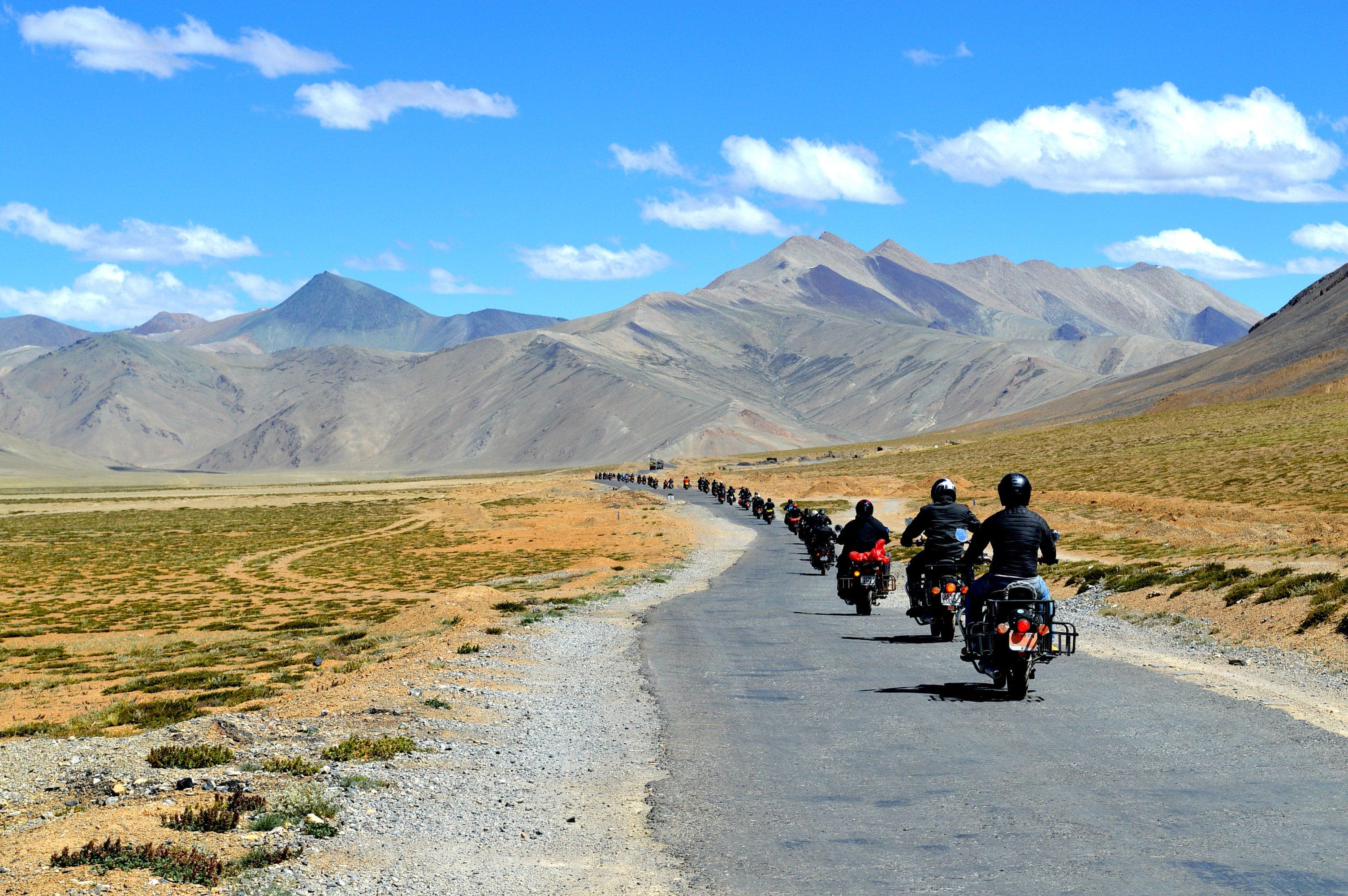 Lái xe theo đoàn cần biết 16 ký hiệu giao tiếp thường dùng